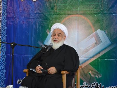 امام گردن همه ما حق دارد و ادامه راه او وظیفه همه است .